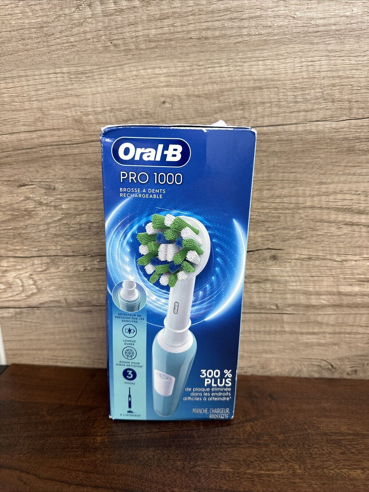 Oral-B Pro 1000 Rechargeable Electric Toothbrush Turquoise with Pressure Sensor