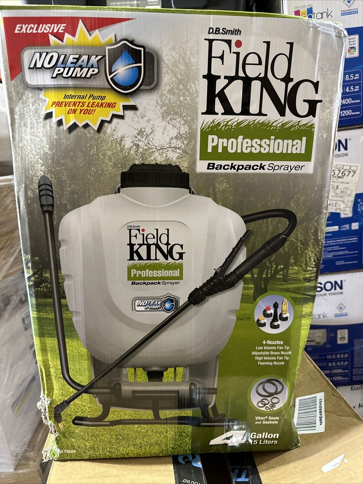 Field King 190328 4 Gal Backpack Sprayer, Polyethylene, 50 In L Hose, Fan/